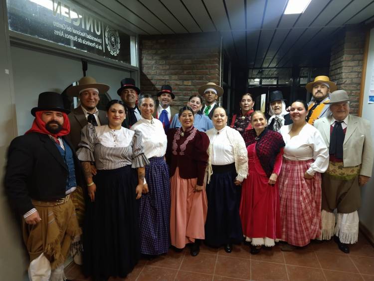 La Agrupación Piedra y Camino baila en Cosquín “la capital nacional del Folklore”