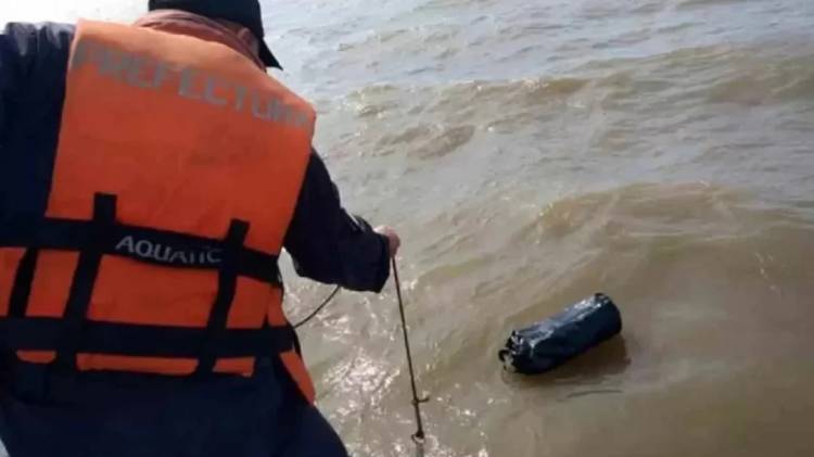 Bolsos en la ría de Bahía Blanca: la posible conexión con un cártel de drogas