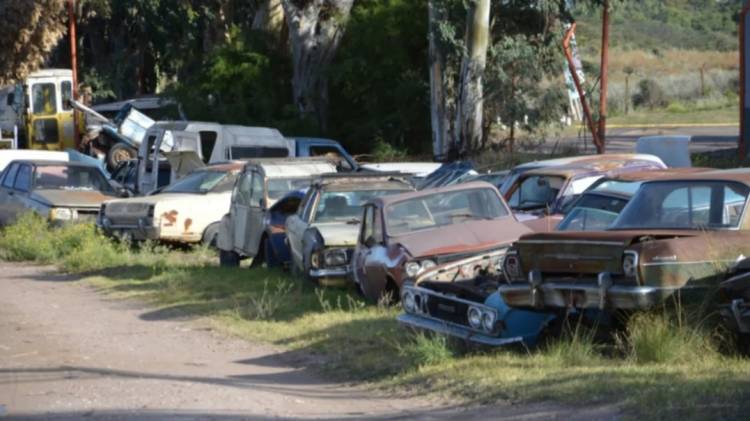 Piden que el Municipio aplique la ordenanza de venta de chatarra de los corralones