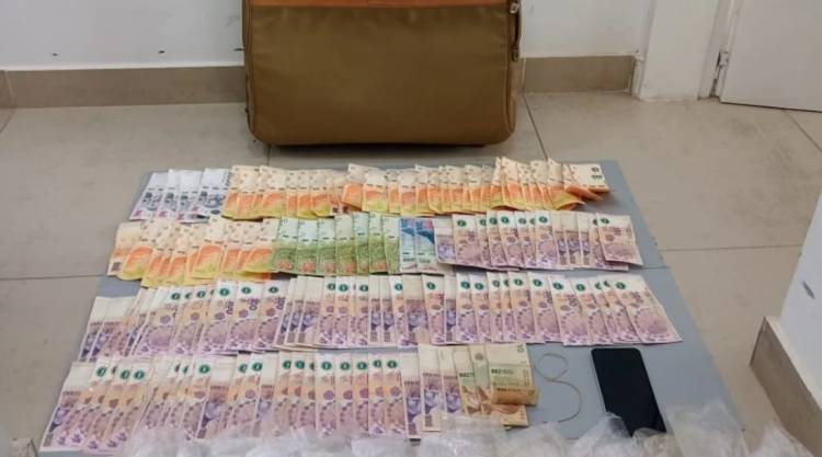 Detuvieron a un hombre por robarle $ 2.000.000 a su propia madre