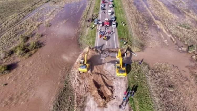 Continúa el corte total en dos rutas nacionales cercanas a Bahía Blanca