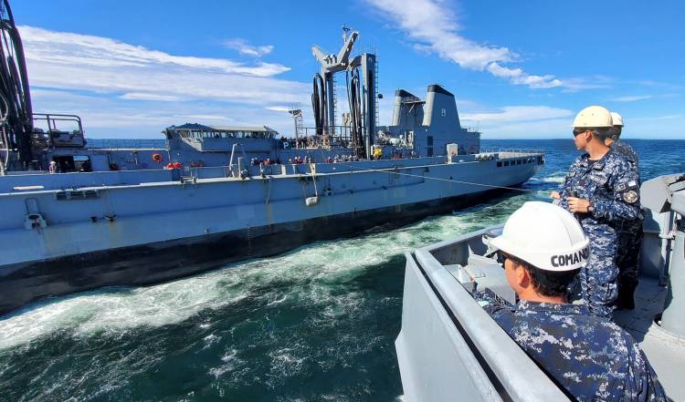 Se desarrolló un adiestramiento naval integrado con unidades de la Armada Argentina