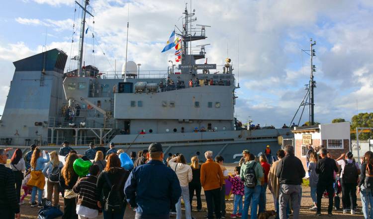 El aviso ARA “Puerto Argentino” arribó a la Base Naval Puerto Belgrano