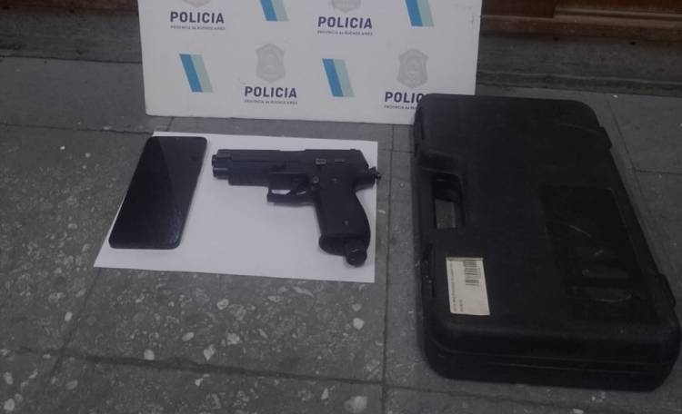 La Policía secuestró una réplica de arma por un nuevo caso de violencia en el ex Nacional