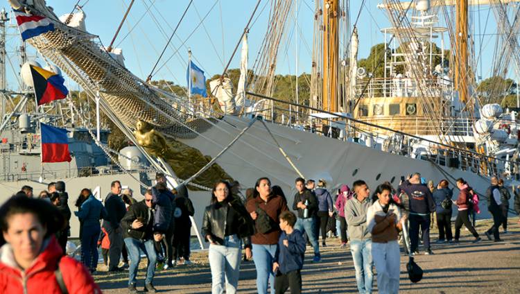 Este sábado habrá puertas abiertas en la Base Naval Puerto Belgrano y se podrá visitar la Fragata Libertad