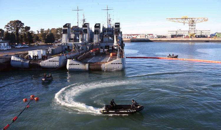 El Servicio de Salvamento de la Armada se adiestró en la Base Naval Puerto Belgrano