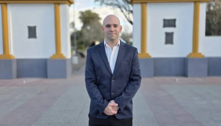 Ezequiel Lencina: "Se necesita austeridad y dinamismo en Rosales"