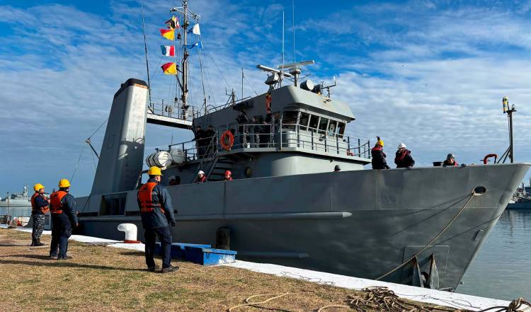 Regresó el aviso ARA “Teniente Olivieri” luego de una intensa labor en Ushuaia