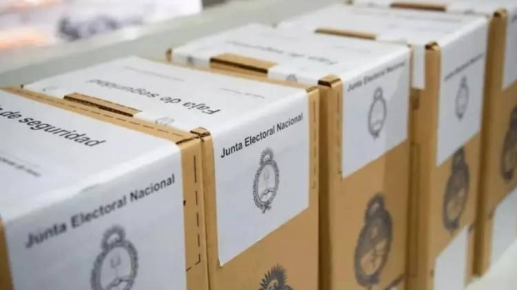 Llegaron al Correo las urnas de las 156 mesas que tendrá Coronel Rosales