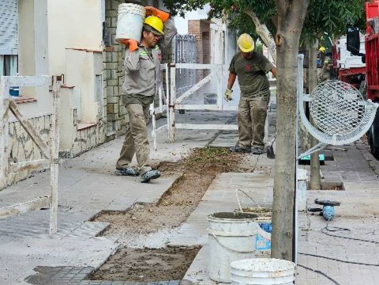 ¿Qué pasa con la obra abandonada de recambio de cañerías y reparación de veredas en Punta Alta?