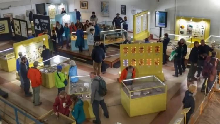 Un contingente de turismo internacional de National Geographic visitó el Museo Darwin