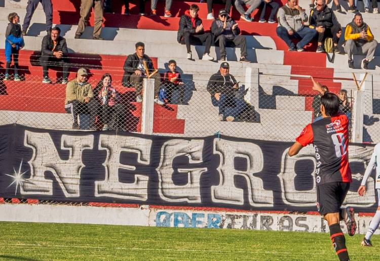 Liga del Sur: Sporting recibe a Villa Mitre en un partidazo y podrás verlo en vivo