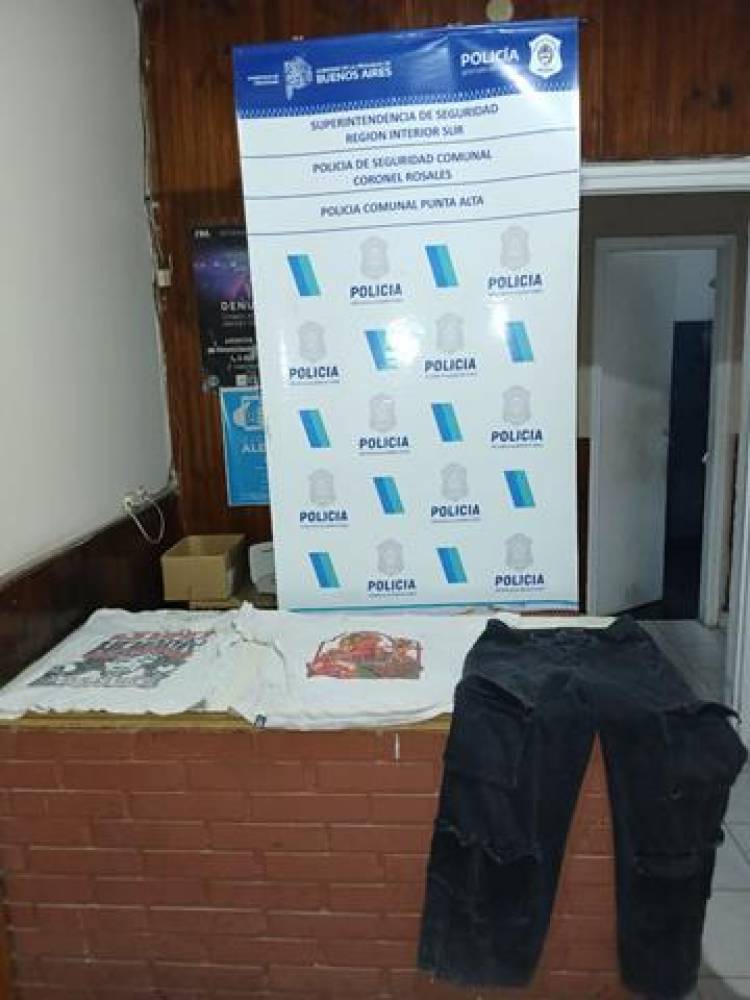 Incendio y pintadas en Pehuen Co: un menor fue detenido como presunto autor