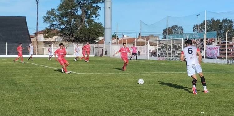 Liga del Sur: Sporting cayó ante Huracán y se complica su situación por la permanencia