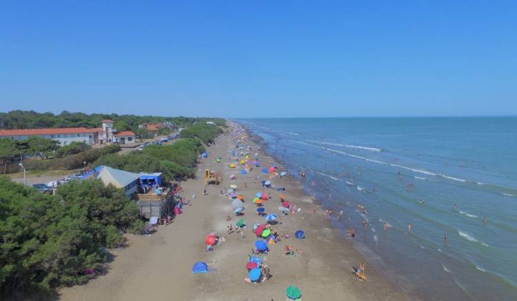 Este verano sumá tu comercio o emprendimiento a la programación de Radio 2001 en Pehuen Co