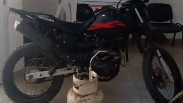 Denunció que se ausentó una semana de su casa y le entraron a robar