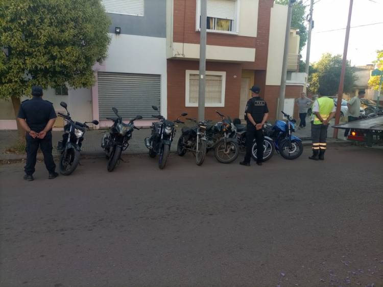 Se secuestraron 11 motos y 1 auto en operativos de control