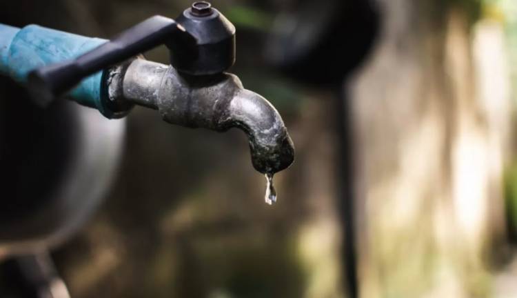 Con la seguidilla de calor resurge el eterno problema de la falta de agua en Punta Alta
