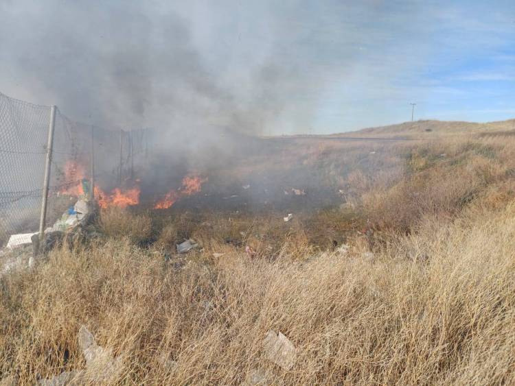 Proponen que tirar basura en zonas rurales sea más caro, para bajar riesgo de incendios