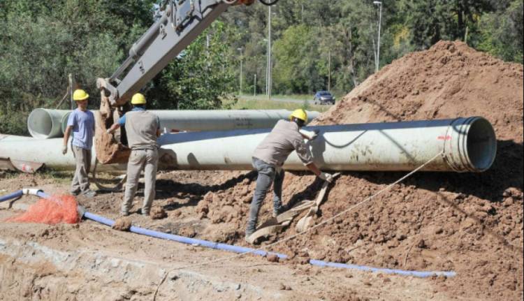 Avanza la reparación del sistema cloacal en Coronel Rosales