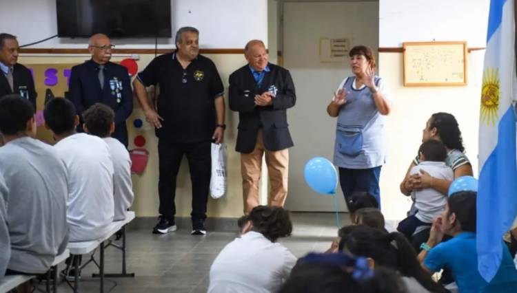 Excombatientes visitaron la Escuela Especial Stella Maris