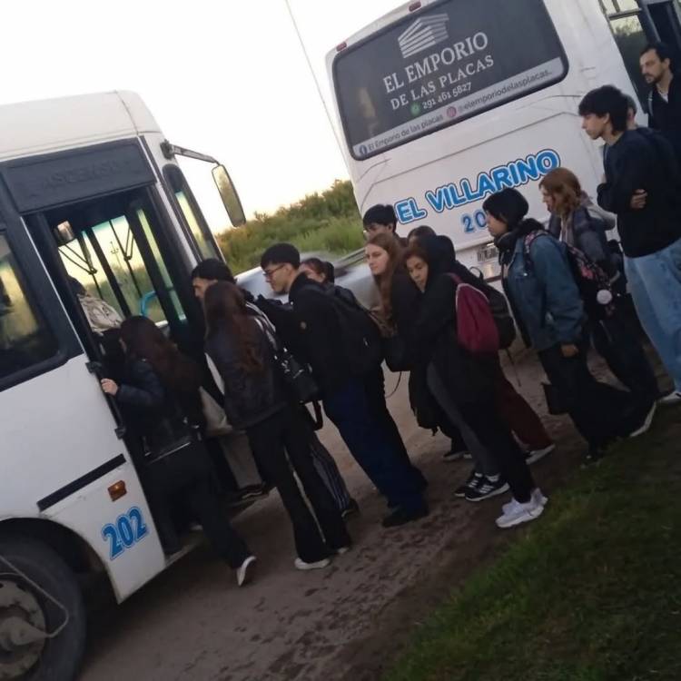 Otra vez un colectivo de El Villarino dejó varado a todos los pasajeros