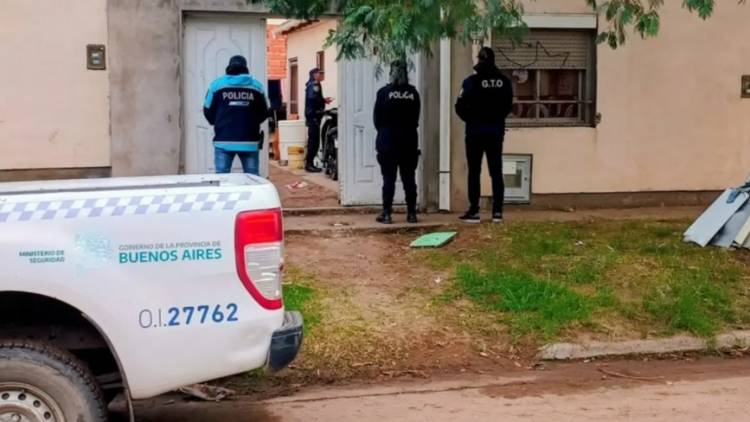 Allanamiento en Punta Alta por el robo de una moto en Bahía Blanca: dos aprehendidos