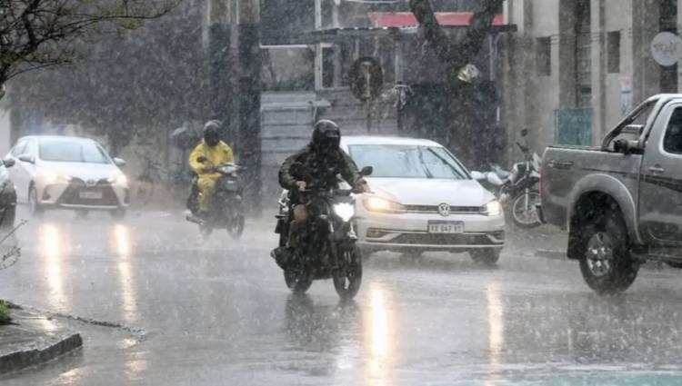 El Servicio Meteorológico elevó a naranja el alerta por tormentas durante la tarde del miércoles