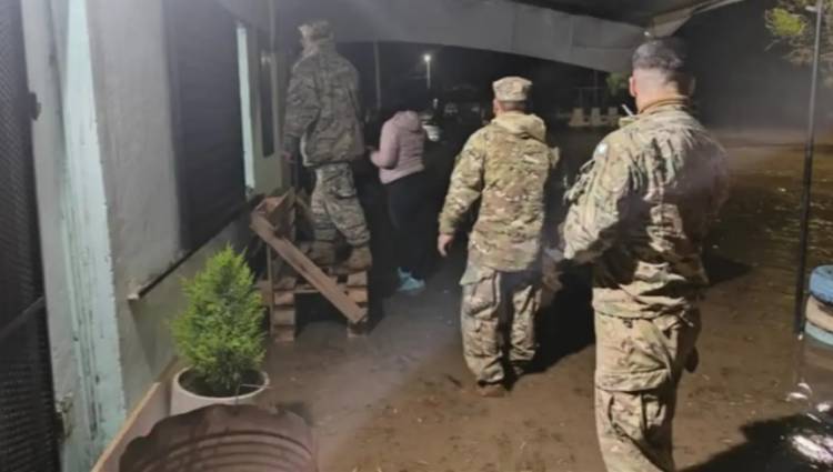 Ciclón extratropical: la Armada Argentina evacuó a 12 personas en Villa del Mar