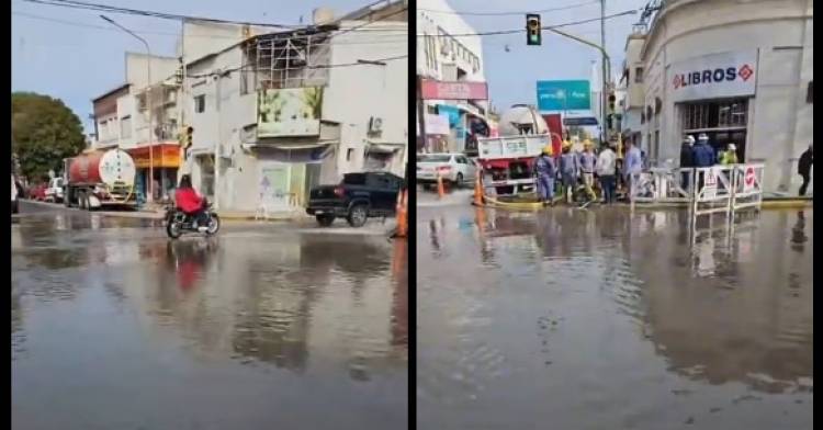 Una empresa rompió un caño de agua en pleno centro de la ciudad