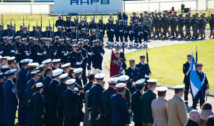 Se realizó la ceremonia central del Día de la Armada Argentina en Puerto Belgrano