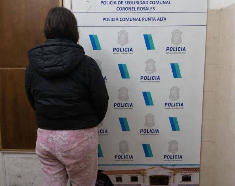 Aprehendieron a dos personas por resistencia a la autoridad y tenencia de estupefacientes