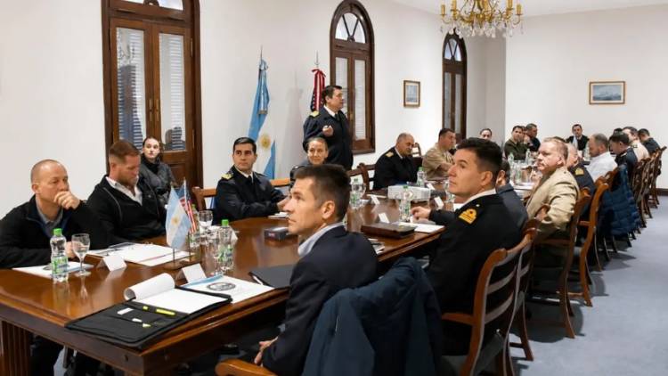 Armadas de Argentina y Estados Unidos se reunieron para planear un ejercicio multinacional