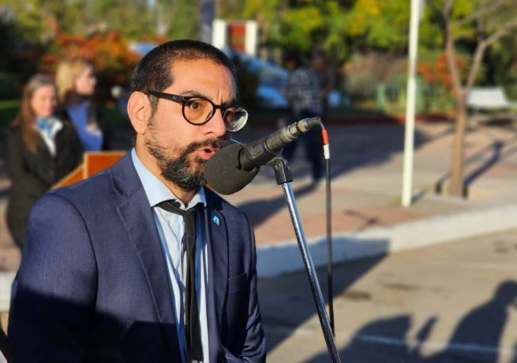 El Intendente Aristimuño pidió mayor compromiso tras la limpieza de un microbasural en Albatros XIV y XX