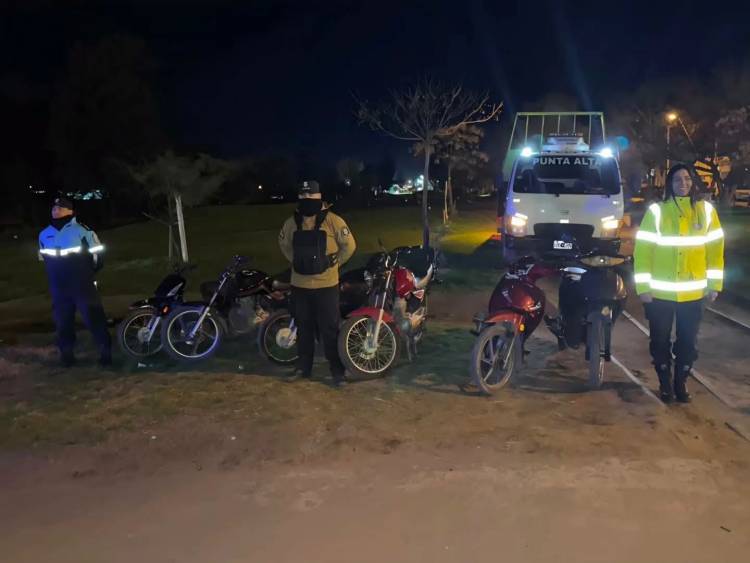 Se realizó un operativo de control de tránsito y se secuestraron 8 motos