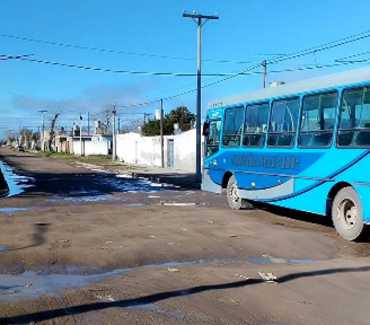 Reclaman mejores condiciones de transitabilidad e iluminación en las calles del distrito