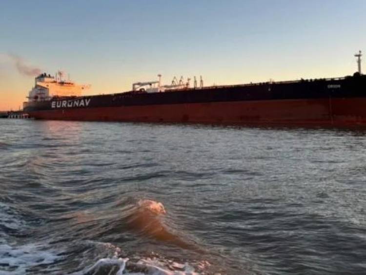 Puerto Rosales llegó a los 200 buques petroleros operados en el año