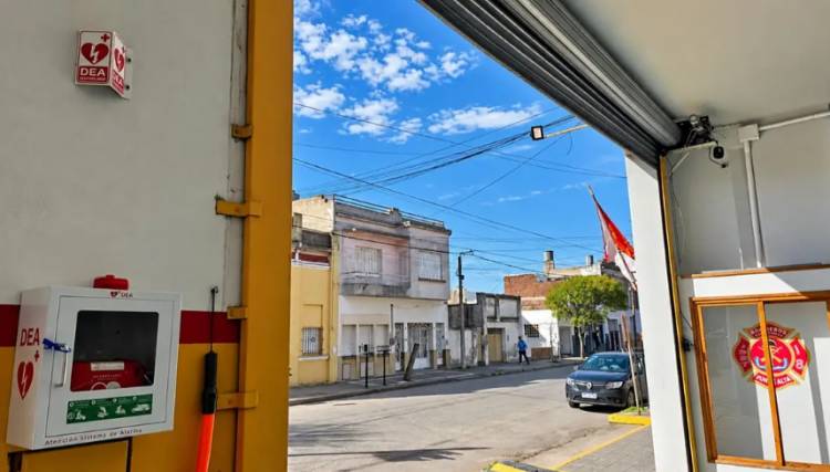 Bomberos Voluntarios de Punta Alta incorporó un desfibrilador externo automático