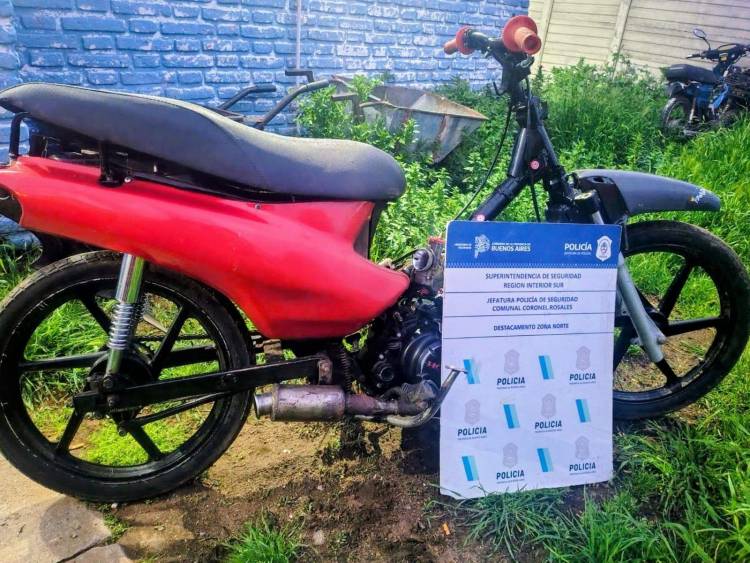Aprehendieron a un joven en Punta Alta por desobediencia y la presunta adulteración de una moto