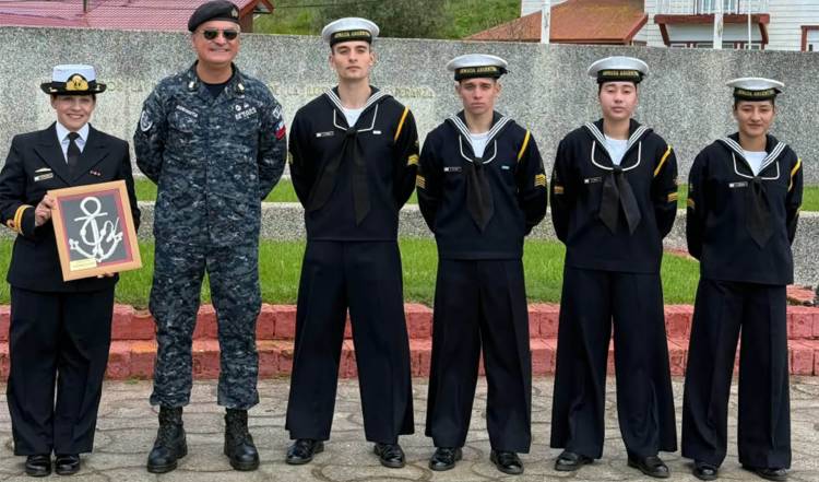 Aspirantes de la Escuela de Suboficiales de la Armada participaron de un intercambio académico en Chile