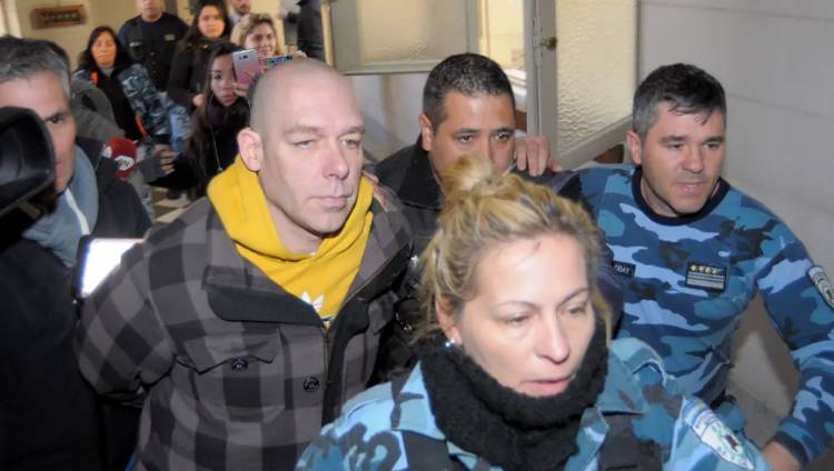 Cómo sigue la causa de abuso sexual contra un menor tras la muerte del principal sospechoso