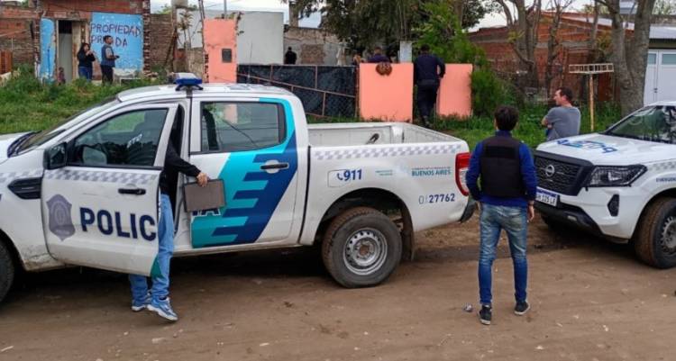 Dos aprehendidos durante un allanamiento por el robo a la vinoteca de avenida Jujuy