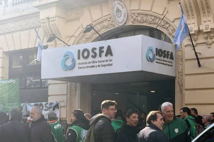 El Gobierno cambia el plan para el traspaso de IOSFA a OSFA: no pasarán todos los empleados